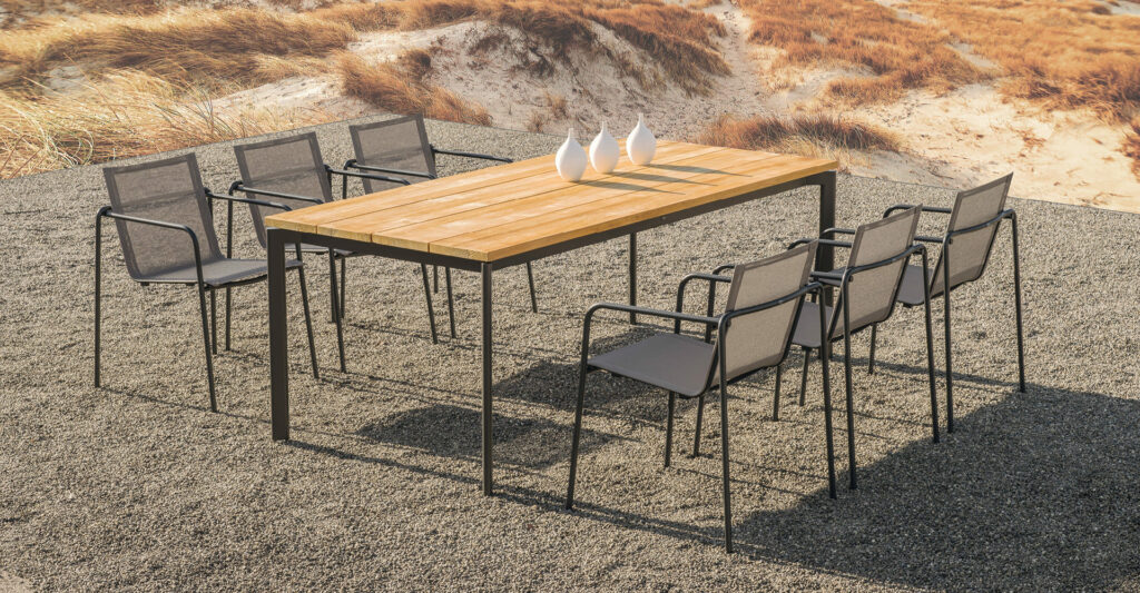 Fischer Möbel Taku Stühle am Tisch